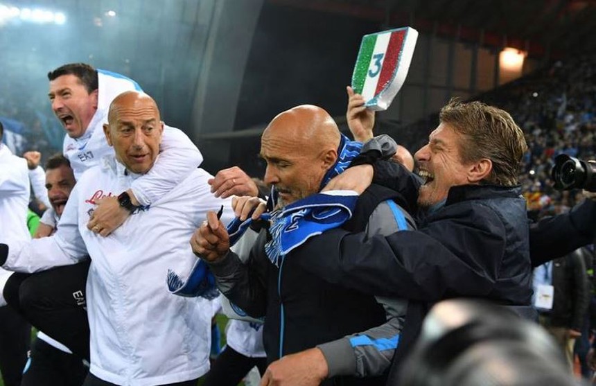 Napoli CHÍNH THỨC đăng quang sớm tại Serie A: CĐV tràn vào sân tạo ra không khí cực nhiệt - Ảnh 5.