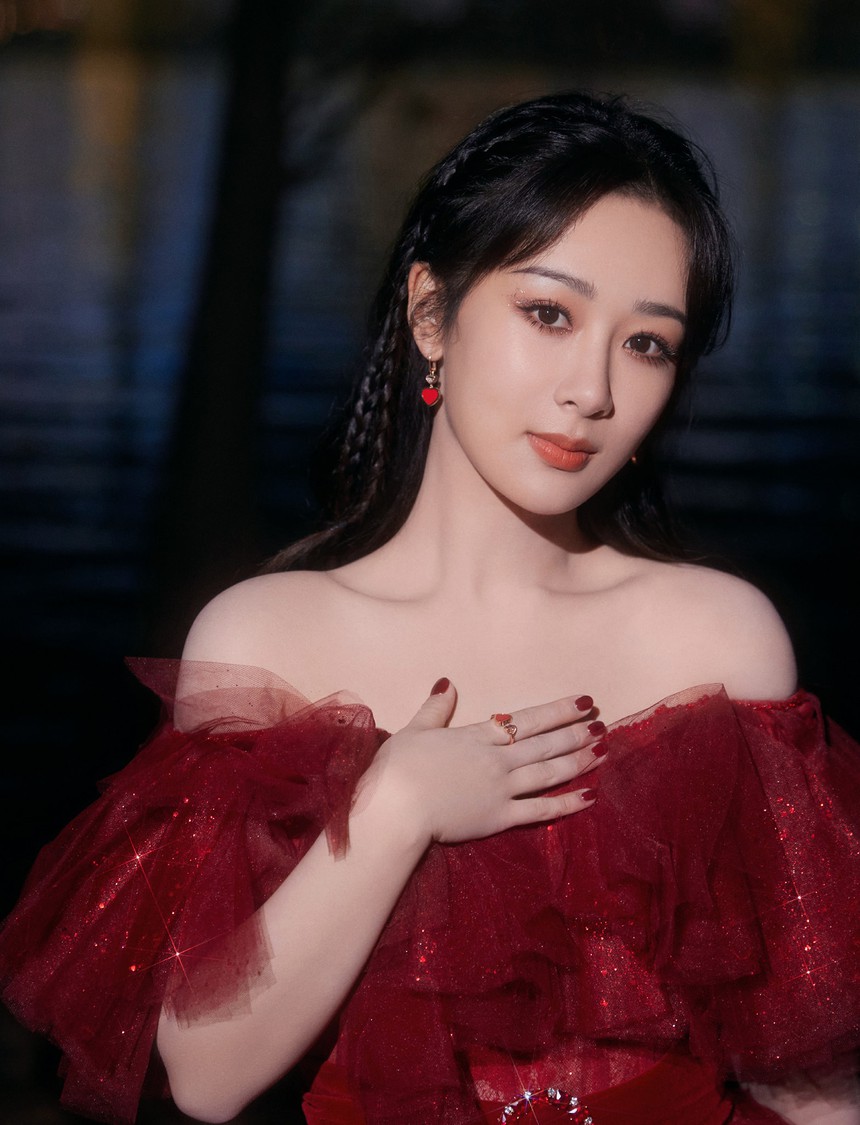 Tranh cãi “Tứ đại đỉnh lưu nữ 2023”: Địch Lệ Nhiệt Ba bị "mỉa" khi xếp ngang hàng Triệu Lệ Dĩnh, Dương Mịch, Dương Tử  - Ảnh 4.