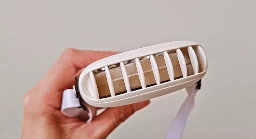 Đầu hè review nhanh 3 loại quạt mini dành cho người lười: Món đắt nhất hóa ra lại dùng chán nhất - Ảnh 3. Đầu hè review nhanh 3 loại quạt mini dành cho người lười: Món đắt nhất hóa ra lại dùng chán nhất - Ảnh 3.