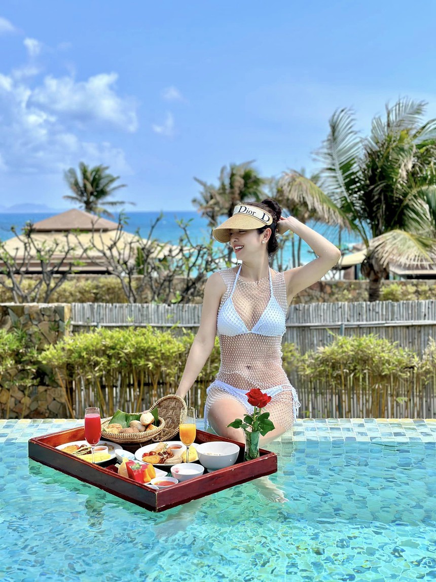 Gia đình toàn "cực phẩm" của Jennifer Phạm: Em gái xinh như hoa hậu, em trai không thua kém tài tử - Ảnh 2.