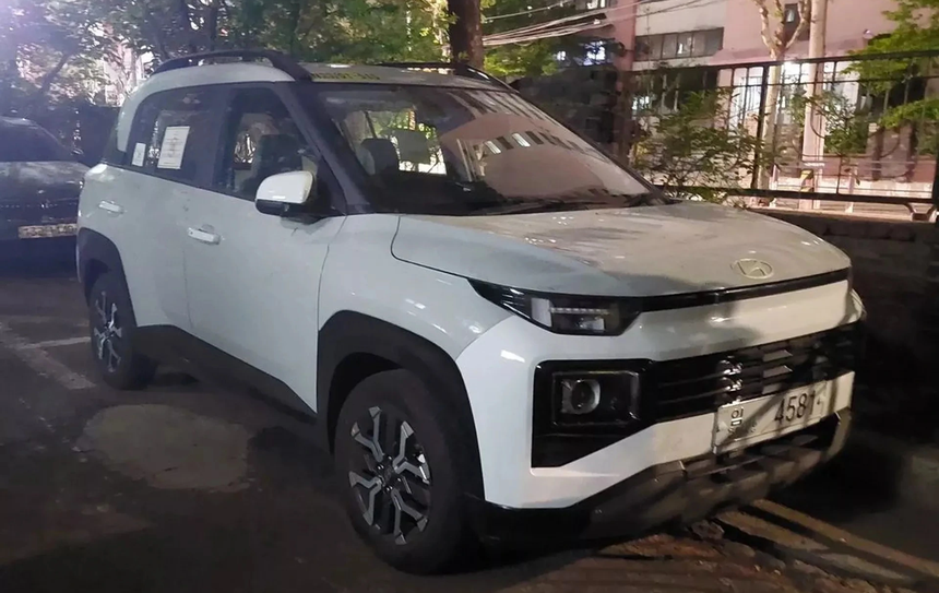 SUV cỡ nhỏ Hyundai Exter lộ mặt trọn vẹn trước ngày ra mắt - Ảnh 2.