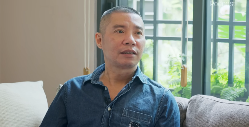 NSND Công Lý bật khóc vì từng muốn chia tay vợ, lần đầu trải lòng về thời gian bạo bệnh - Ảnh 1. NSND Công Lý bật khóc vì từng muốn chia tay vợ, lần đầu trải lòng về thời gian bạo bệnh - Ảnh 1.