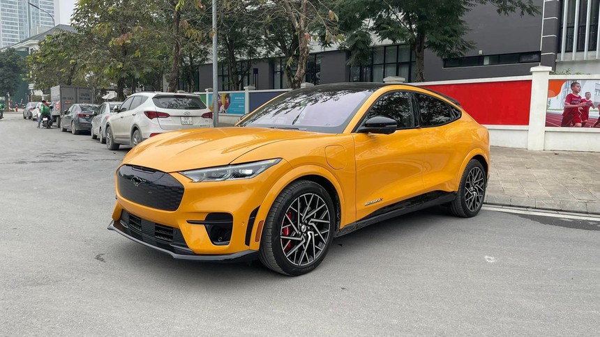 Ford làm SUV điện cỡ lớn ngang tầm VinFast VF 9 nhưng khách hàng phải mòn mỏi chờ đến 2026 mới có thể mua - Ảnh 3.