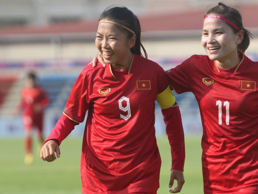 HLV Mai Đức Chung so sánh U22 Việt Nam với đội nữ, tiết lộ nỗi sợ khiến tuyển Philippines ám ảnh - Ảnh 1. HLV Mai Đức Chung so sánh U22 Việt Nam với đội nữ, tiết lộ nỗi sợ khiến tuyển Philippines ám ảnh - Ảnh 1.