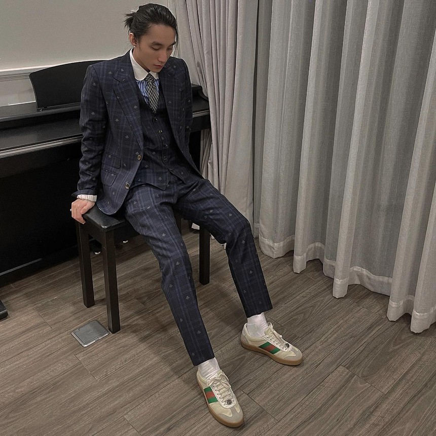 Khối tài sản 'kếch xù' của Sơn Tùng: Đang sinh sống tại villa view sông 50 tỷ, sở hữu xe sang chỉ dành cho giới nhà giàu - Ảnh 16.