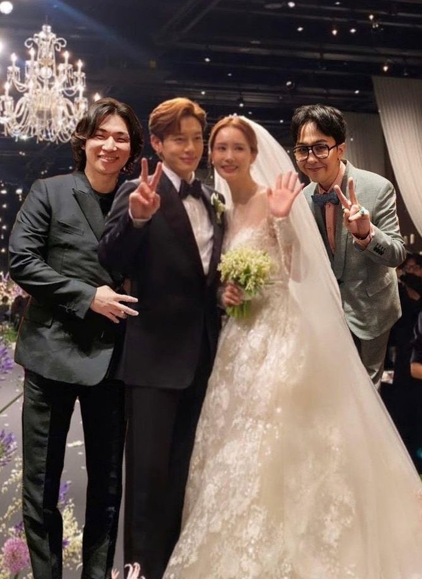 G-Dragon chạy hớt ha hớt hải tới hôn lễ Lee Da Hae - Se7en vì trễ giờ, lúc về còn ngồi chung siêu xe gần 11 tỷ đồng với “ma cà rồng” Lee Soo Hyuk - Ảnh 5.