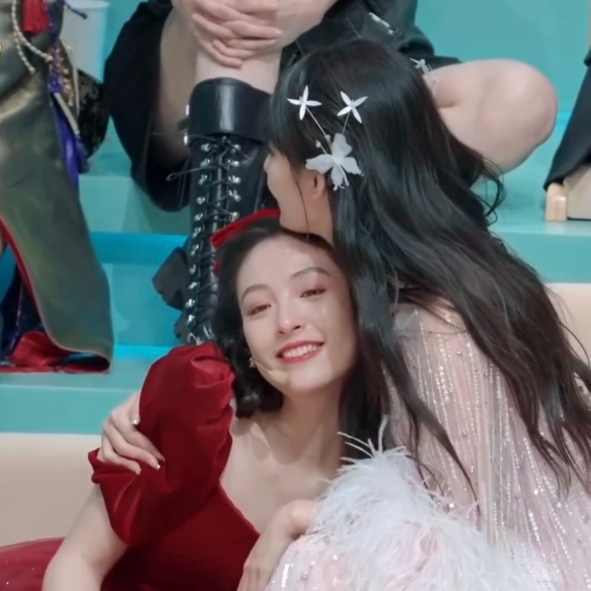 Ngô Thiến và Trương Gia Nghê tại Đạp Gió 2023: Nhan sắc lên hương hậu ly hôn với những người chồng "độc hại" - Ảnh 10.