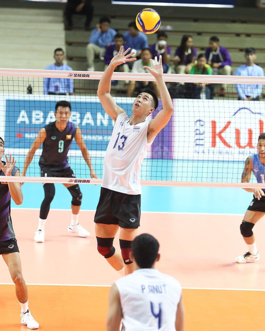 Chuyền hai tuyển bóng chuyền Thái Lan gây sốt tại SEA Games 32 bởi body cực phẩm - Ảnh 2.