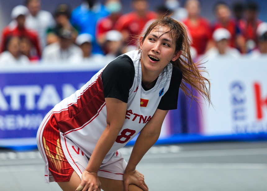 Chị em song sinh Thảo Vy, Thảo My ngã dúi dụi, không ngại va chạm để giành HCV bóng rổ lịch sử  - Ảnh 12.