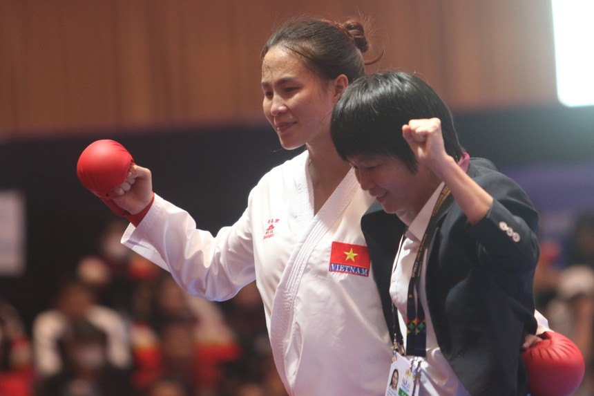 Võ sĩ Việt gạt đi bệnh tật, vô địch SEA Games: ‘Tôi phải uống 2 lít nước trước khi cân mới đủ điều kiện thi đấu’ - Ảnh 2.