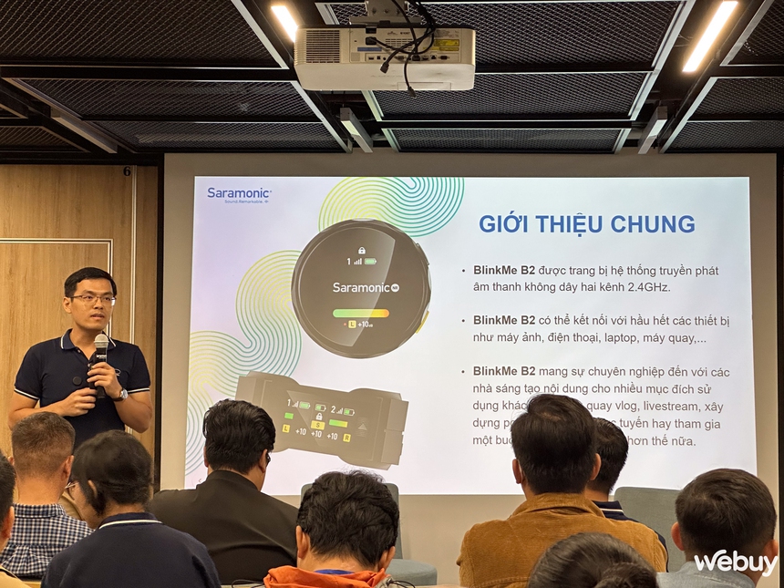 Micro không dây Saramonic BlinkMe B2 chính thức ra mắt: Thiết kế bắt mắt, màn hình cảm ứng cá nhân hóa, có tính năng chống ồn, giá 6.5 triệu đồng - Ảnh 1.