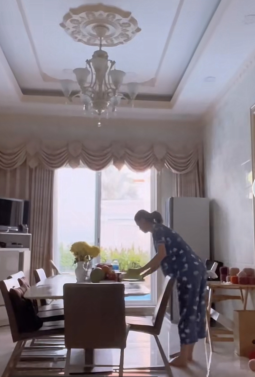 Hoa hậu Việt có 2 cơ ngơi ở tuổi 28: Penthouse sang xịn chưa choáng bằng toàn cảnh biệt thự tại khu nhà giàu - Ảnh 6. Hoa hậu Việt có 2 cơ ngơi ở tuổi 28: Penthouse sang xịn chưa choáng bằng toàn cảnh biệt thự tại khu nhà giàu - Ảnh 6.