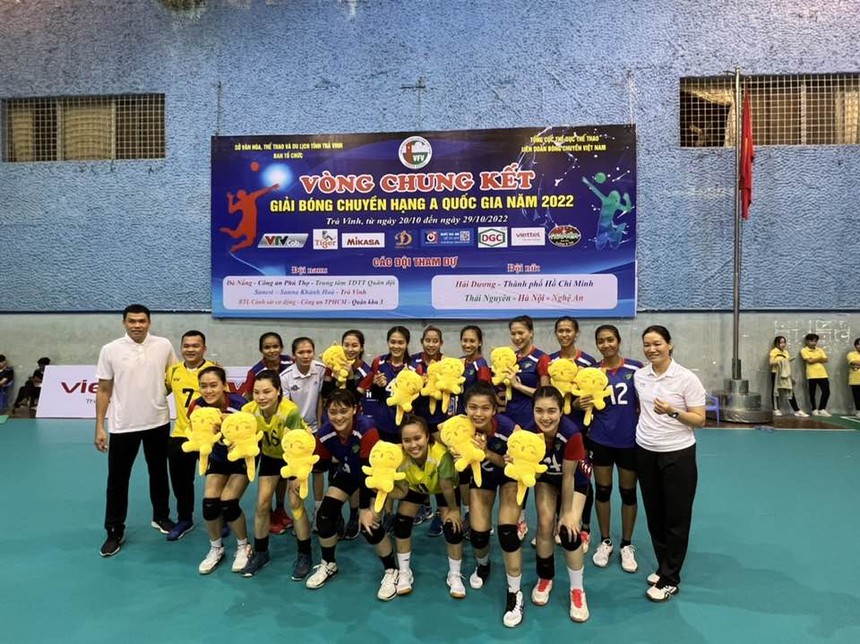 HLV Trần Hiền: 'Người đàn bà thép' của bóng chuyền nữ Việt Nam - Ảnh 6.