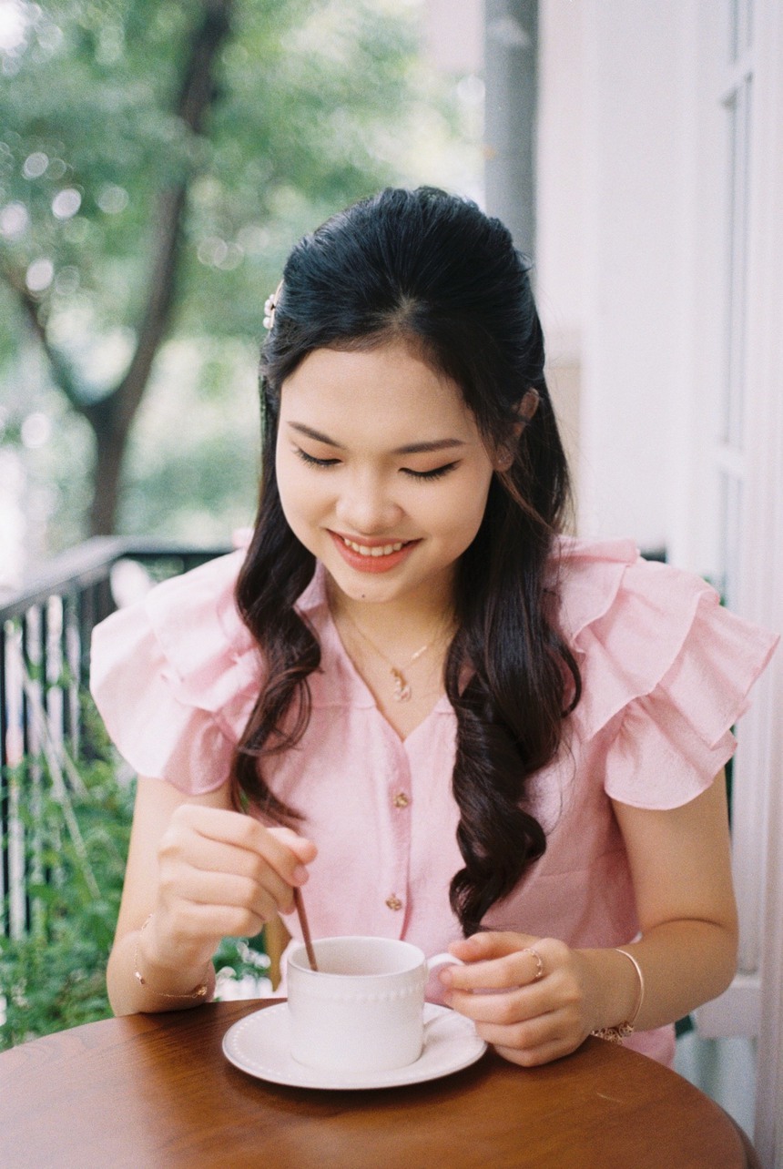 Miss World Vietnam 2023: Nhan sắc trong veo của nữ sinh Hà thành có IELTS 6,5 - Ảnh 6. Miss World Vietnam 2023: Nhan sắc trong veo của nữ sinh Hà thành có IELTS 6,5 - Ảnh 6.