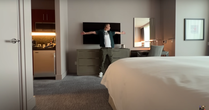 Khoa Pug hưởng thụ xa hoa trong khách sạn tỷ đô của Donald Trump, nghe chi phí ở một đêm "toát mồ hôi", phòng ốc xịn xò cỡ nào?  - Ảnh 5.