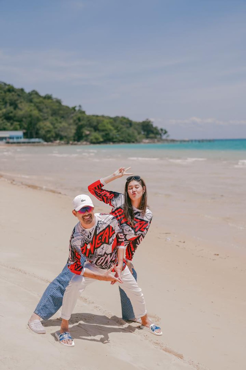 CẬN CẢNH: Võ sĩ Campuchia body ‘bốc lửa’, hạnh phúc viên mãn, nổi nhất lễ khai mạc SEA Games 32 - Ảnh 9.