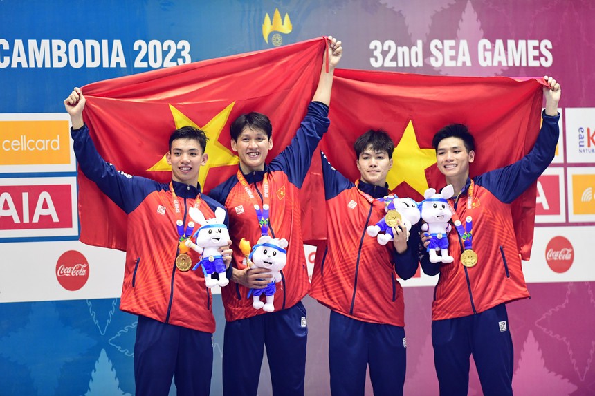 4 hot boy bơi lội Việt Nam giành HCV kịch tính với chiến thuật hợp lý, tăng tốc xuất thần khiến khán giả vỡ òa - Ảnh 7. 4 hot boy bơi lội Việt Nam giành HCV kịch tính với chiến thuật hợp lý, tăng tốc xuất thần khiến khán giả vỡ òa - Ảnh 7.