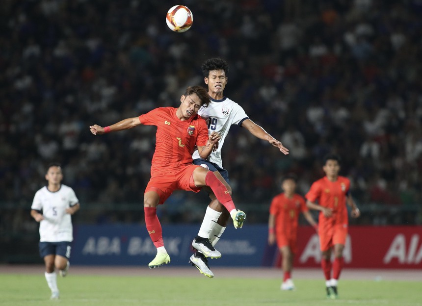 Chủ tịch LĐBĐ Campuchia lập tức từ chức sau khi đội nhà để thua trắng 0-2 tại SEA Games  - Ảnh 2.