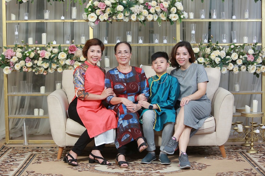 Thương tiếc ca sĩ, NSƯT Trần Hồng VY (1979 - 2023): Tiếng chim mãi còn khao khát hót - Ảnh 1.