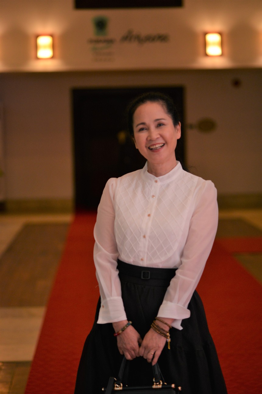 'Mẹ chồng' Lan Hương, Hoa hậu Ngọc Châu xuất hiện ở họp báo liên hoan phim châu Á Đà Nẵng - Ảnh 2. 'Mẹ chồng' Lan Hương, Hoa hậu Ngọc Châu xuất hiện ở họp báo liên hoan phim châu Á Đà Nẵng - Ảnh 2.