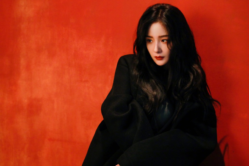 Bố Dương Mịch có động thái lạ trước tin đồn con gái rời công ty chủ quản - Ảnh 1. Bố Dương Mịch có động thái lạ trước tin đồn con gái rời công ty chủ quản - Ảnh 1.