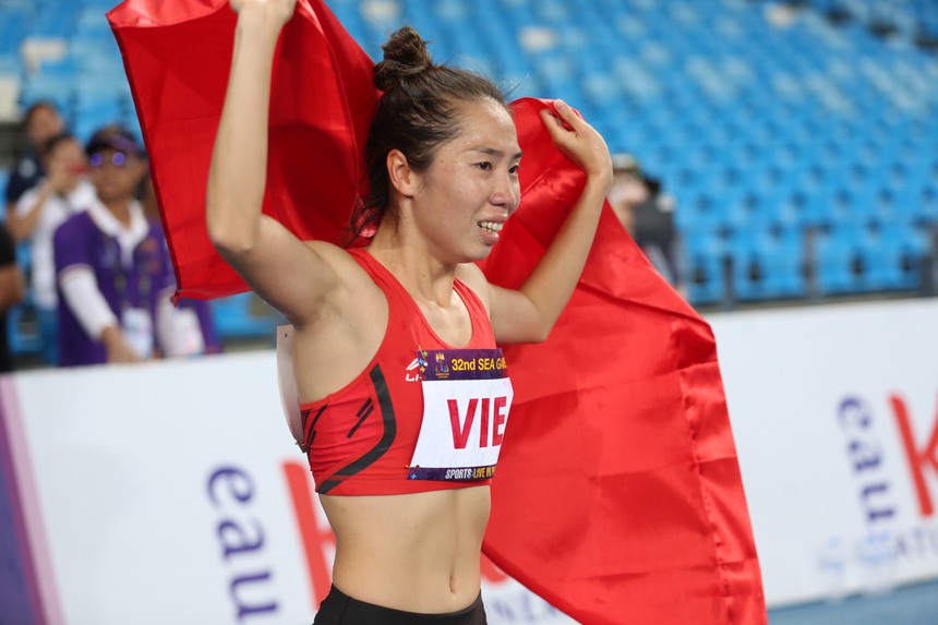 Nữ VĐV điền kinh Việt Nam bật khóc nức nở sau chiến thắng nghẹt thở trước Thái Lan - Ảnh 6.