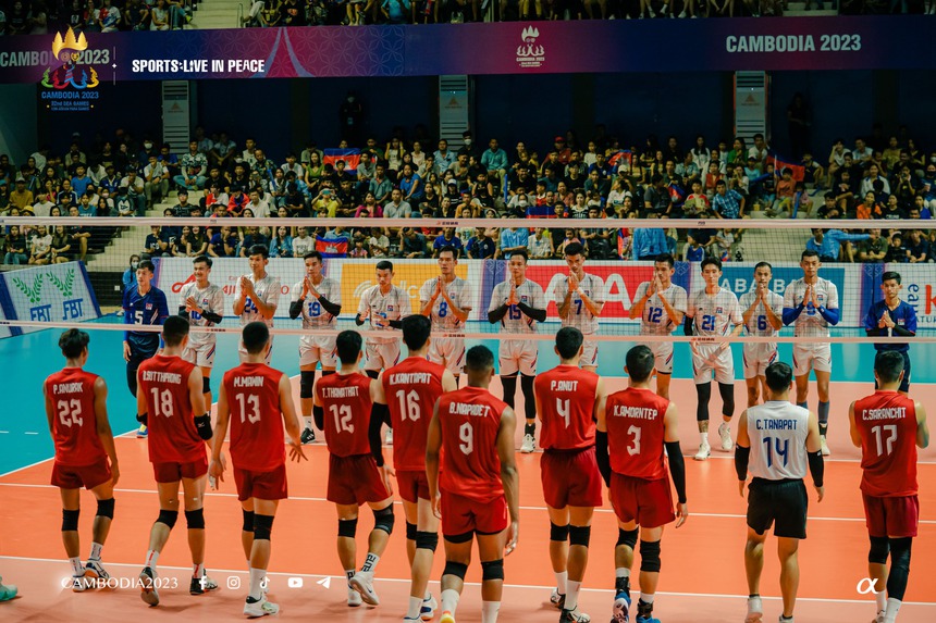 Xót xa: VĐV đang ăn mừng sau chiến tích lịch sử ở SEA Games bỗng bật khóc nức nở vì biết tin người thân qua đời - Ảnh 3. Xót xa: VĐV đang ăn mừng sau chiến tích lịch sử ở SEA Games bỗng bật khóc nức nở vì biết tin người thân qua đời - Ảnh 3.