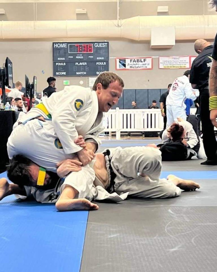 CEO Facebook Mark Zuckerberg giành luôn HCV Jiu-jitsu ngay lần đầu dự giải - Ảnh 5.