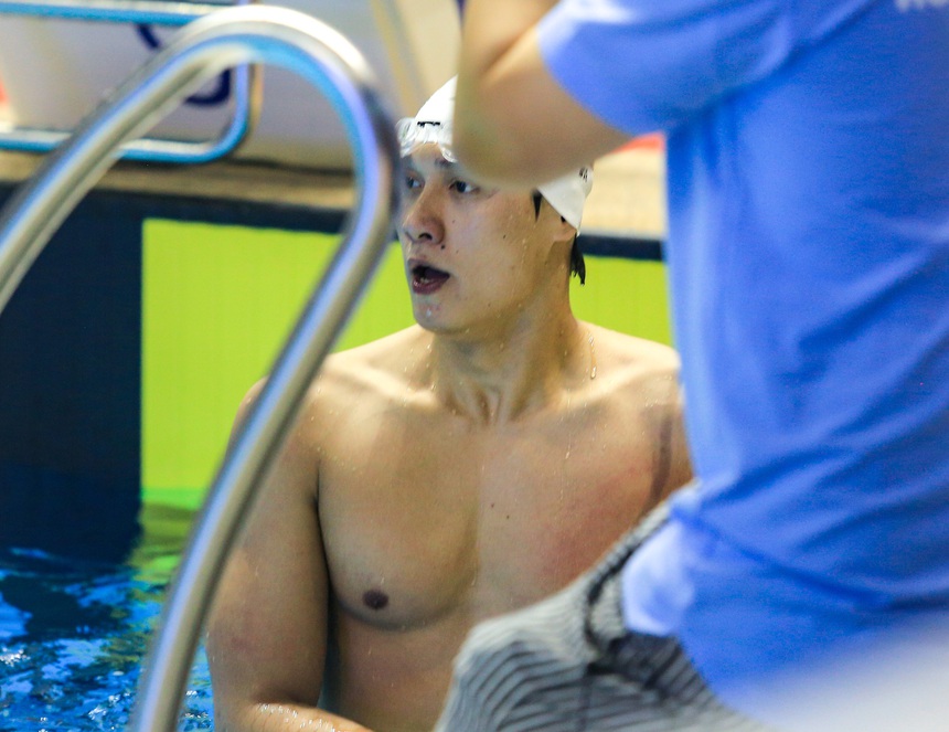 VĐV Singapore khóc như đứa trẻ khi giành HCV, VĐV 1m90 của Việt Nam bần thần vì "đánh rơi" huy chương - Ảnh 5.