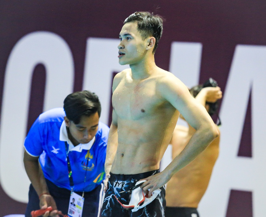 VĐV Singapore khóc như đứa trẻ khi giành HCV, VĐV 1m90 của Việt Nam bần thần vì "đánh rơi" huy chương - Ảnh 8.