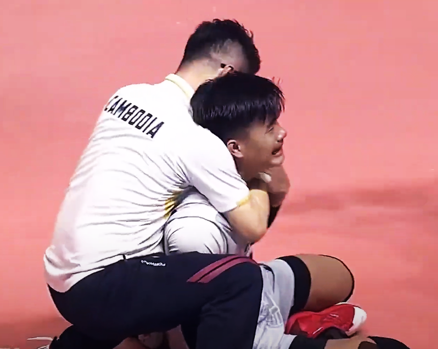 Campuchia thắng ngược Thái Lan 3-2 ở trận bán kết bóng chuyền nam SEA Games 32