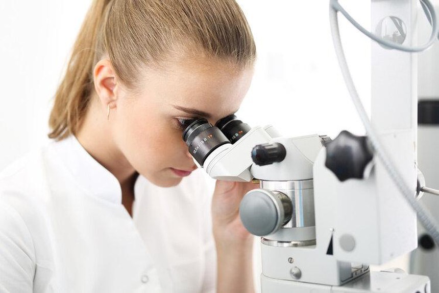 Nếu đôi mắt xuất hiện 5 dấu hiệu bất thường này thì nên đi khám gấp – Rất có thể bạn mắc ung thư - Ảnh 3. Nếu đôi mắt xuất hiện 5 dấu hiệu bất thường này thì nên đi khám gấp – Rất có thể bạn mắc ung thư - Ảnh 3.