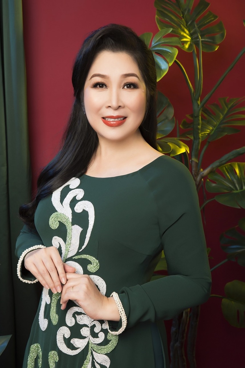 Lý Hải, Hồng Vân và những lần đưa con lên màn ảnh: Người cho con đi bán vé số, người để con đóng vai mình thời trẻ - Ảnh 7. Lý Hải, Hồng Vân và những lần đưa con lên màn ảnh: Người cho con đi bán vé số, người để con đóng vai mình thời trẻ - Ảnh 7.