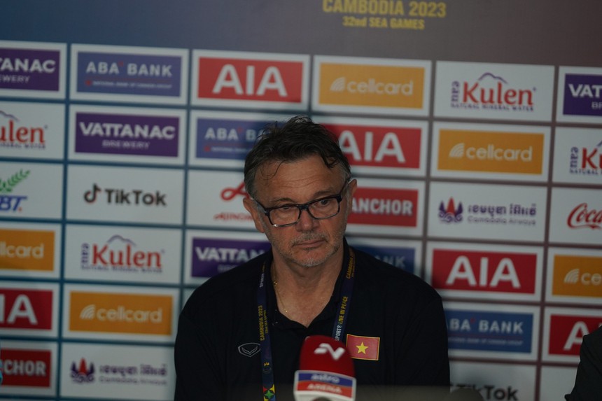 HLV Troussier: 'Tôi không muốn chọn đối thủ ở bán kết' - Ảnh 2.