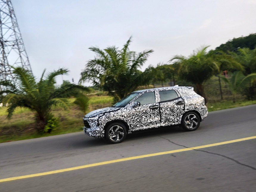 Mitsubishi XFC bản tiền thương mại chạy thử tại Việt Nam: Cận kề ngày ra mắt, bom tấn mới đấu Honda HR-V - Ảnh 3.
