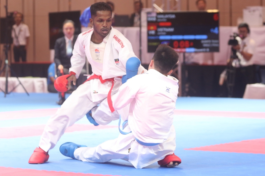 Karate Việt Nam ngược dòng giây cuối như phim hành động, giành vàng SEA Games với kịch bản điên rồ - Ảnh 3. Karate Việt Nam ngược dòng giây cuối như phim hành động, giành vàng SEA Games với kịch bản điên rồ - Ảnh 3.