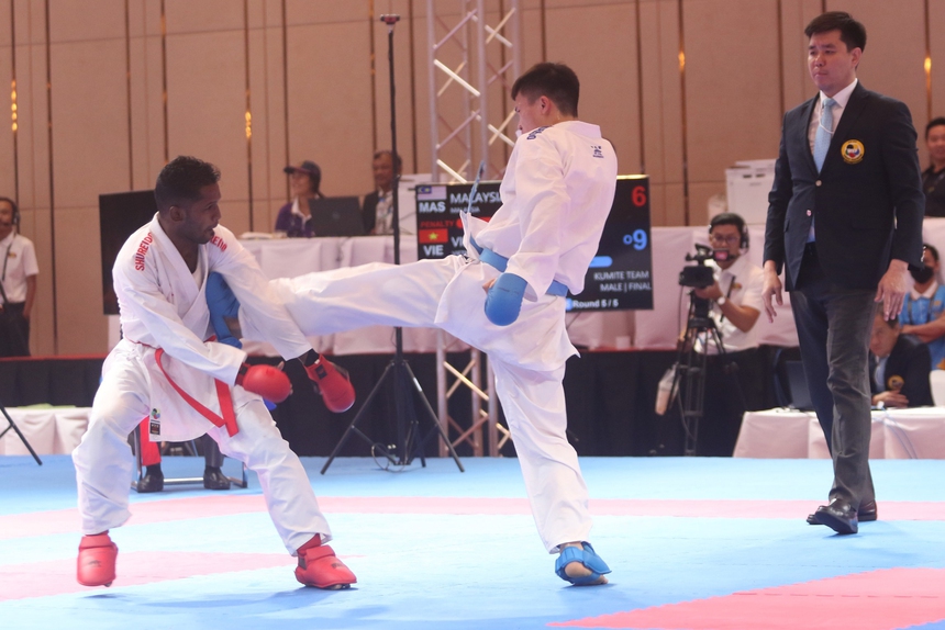 Karate Việt Nam ngược dòng giây cuối như phim hành động, giành vàng SEA Games với kịch bản điên rồ - Ảnh 4. Karate Việt Nam ngược dòng giây cuối như phim hành động, giành vàng SEA Games với kịch bản điên rồ - Ảnh 4.