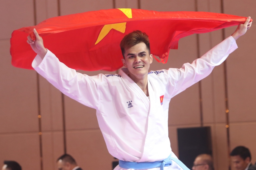 Karate Việt Nam ngược dòng giây cuối như phim hành động, giành vàng SEA Games với kịch bản điên rồ - Ảnh 6. Karate Việt Nam ngược dòng giây cuối như phim hành động, giành vàng SEA Games với kịch bản điên rồ - Ảnh 6.