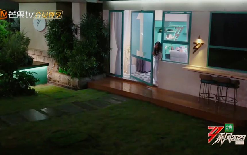 Khám phá ký túc xá Tỷ Tỷ Đạp Gió Rẽ Sóng: Đầy đủ tiện nghi, không gian chẳng khác khách sạn 5 sao - Ảnh 3.