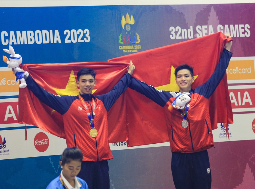 Tuyển bơi Việt Nam 'hái' vàng SEA Games, hot boy Kim Sơn tiết lộ ý nghĩa hình xăm Olympic trên bắp tay - Ảnh 6. Tuyển bơi Việt Nam 'hái' vàng SEA Games, hot boy Kim Sơn tiết lộ ý nghĩa hình xăm Olympic trên bắp tay - Ảnh 6.