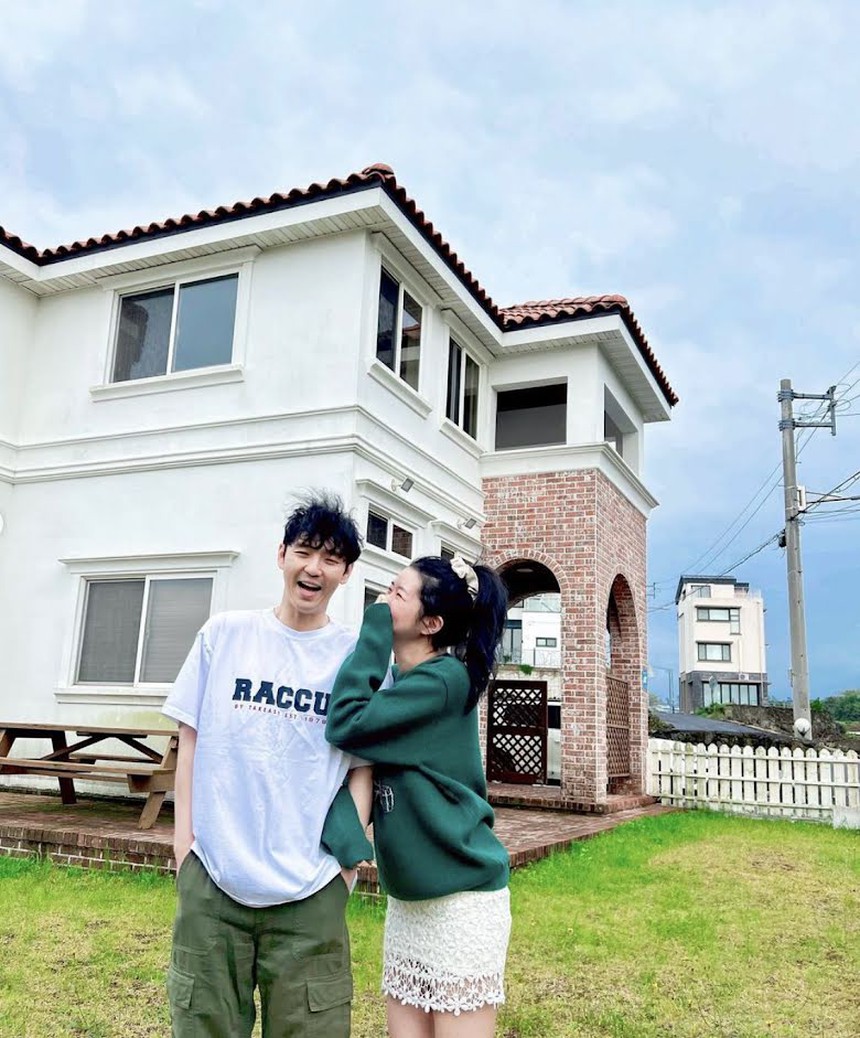 Cặp đôi chồng “ăn bám” vợ ở Kbiz lộ dấu hiệu toang vì ông xã ca sĩ chi tiêu như thác đổ, liên tục bòn rút tiền của vợ? - Ảnh 4.