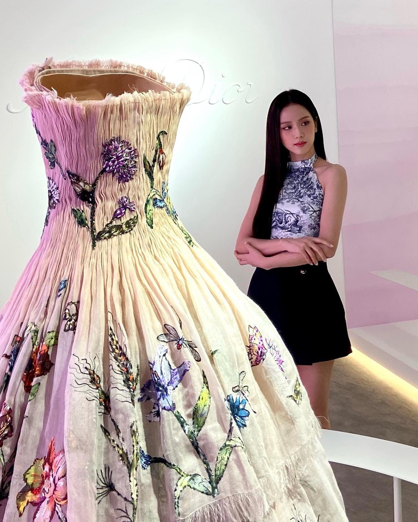 Jisoo (BLACKPINK) và nam thần Jung Hae In hơn 7 tuổi lộ bằng chứng hẹn hò lãng mạn? - Ảnh 4.