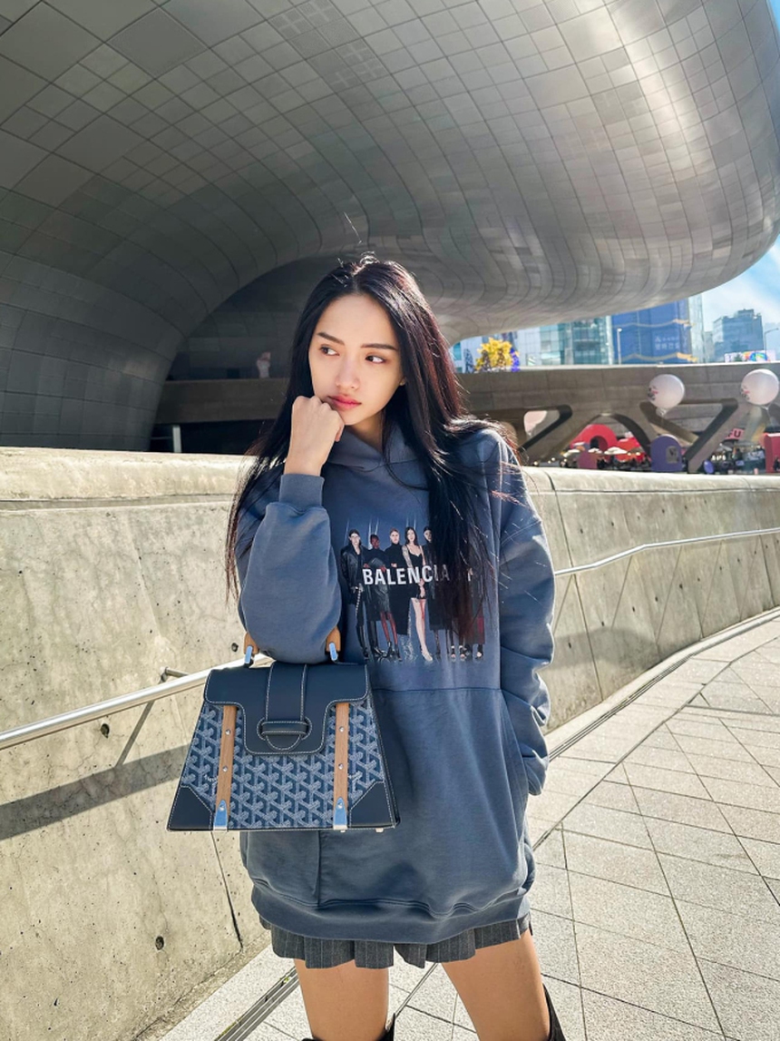 Hoa hậu Hương Giang kiếm tiền siêu giỏi ở tuổi 32: Có công ty giải trí riêng, biệt thự trải dài từ Bắc vào Nam, luôn có 1 thứ "biểu tượng thượng lưu" mang bên mình - Ảnh 6. Hoa hậu Hương Giang kiếm tiền siêu giỏi ở tuổi 32: Có công ty giải trí riêng, biệt thự trải dài từ Bắc vào Nam, luôn có 1 thứ "biểu tượng thượng lưu" mang bên mình - Ảnh 6.