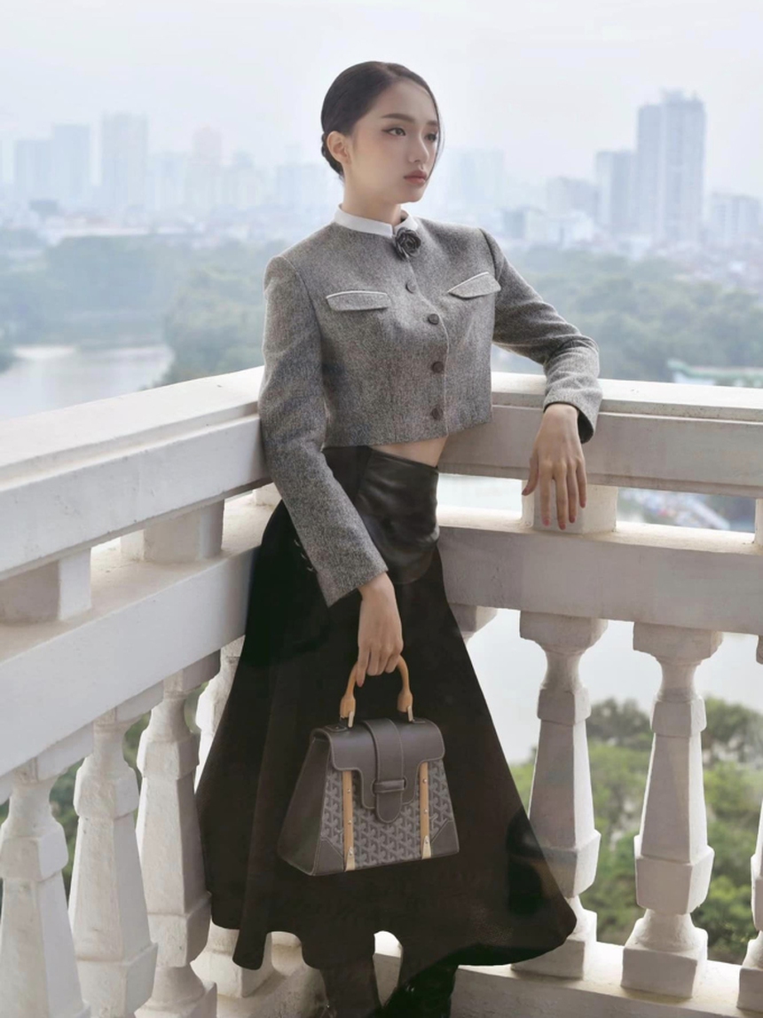 Hoa hậu Hương Giang kiếm tiền siêu giỏi ở tuổi 32: Có công ty giải trí riêng, biệt thự trải dài từ Bắc vào Nam, luôn có 1 thứ "biểu tượng thượng lưu" mang bên mình - Ảnh 7. Hoa hậu Hương Giang kiếm tiền siêu giỏi ở tuổi 32: Có công ty giải trí riêng, biệt thự trải dài từ Bắc vào Nam, luôn có 1 thứ "biểu tượng thượng lưu" mang bên mình - Ảnh 7.