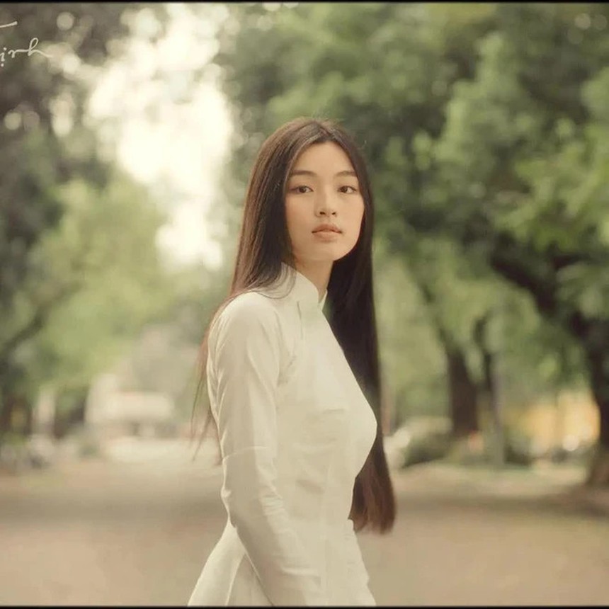 Cặp đôi "phim giả tình thật" của Em và Trịnh lộ diện tình tứ, dính nhau không rời tại sự kiện - Ảnh 3.