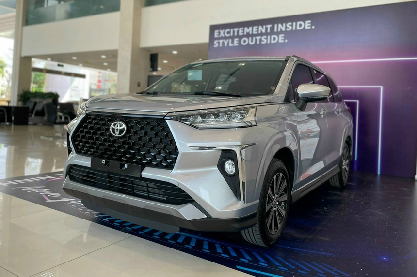 Toyota Veloz bán đều hơn 900 xe/tháng nhưng vẫn tồn nhiều xe nhập, đại lý giảm giá kỷ lục còn dưới 600 triệu đồng chỉ ngang tầm Xpander - Ảnh 2.