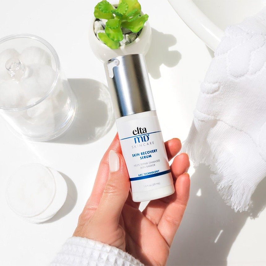Serum phục hồi da yêu thích của Hailey Bieber: Hiệu quả đến độ BTV làm đẹp phải khuyên mẹ 57 tuổi dùng để 'chống già', cấp ẩm và trị mụn rõ rệt  - Ảnh 1.
