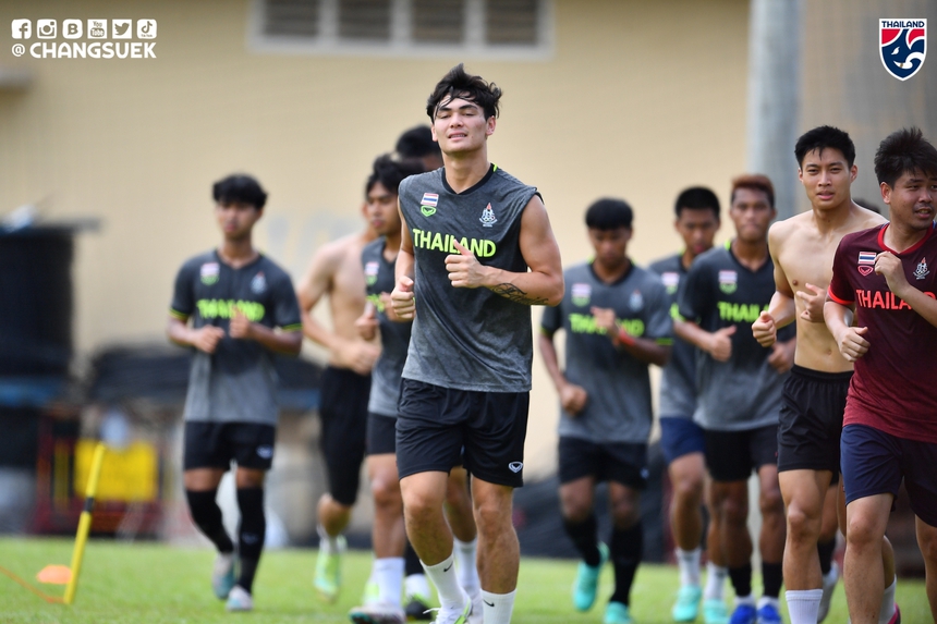 Trung vệ U22 Thái Lan: "U22 Thái Lan sẽ đánh bại U22 Việt Nam, mang HCV SEA Games về cho người Thái" - Ảnh 2.