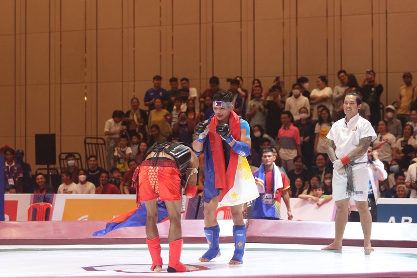 Ngược dòng kịch tính giành HCV, võ sĩ Campuchia tạo nên khoảnh khắc ấn tượng bậc nhất SEA Games - Ảnh 5.