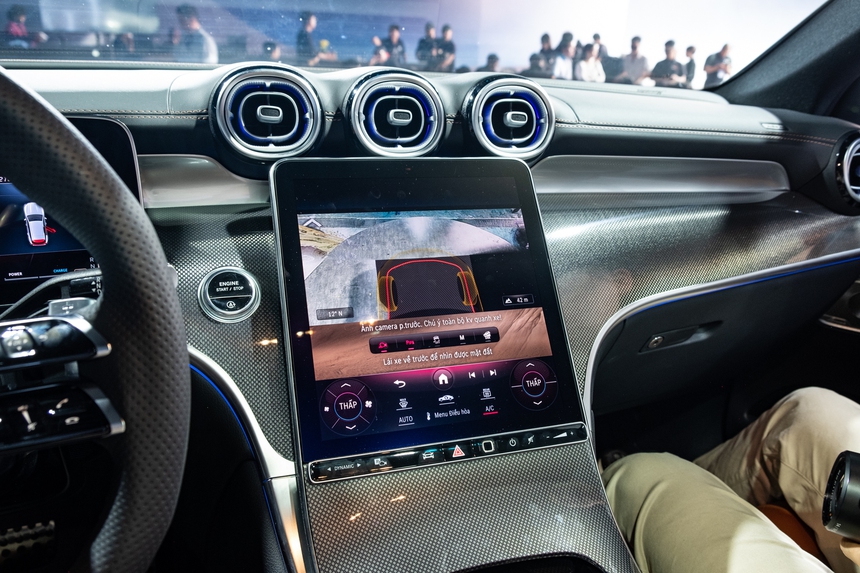 Tôi ngồi thử 2 bản Mercedes GLC 2023 vừa ra mắt Việt Nam: Cách âm tốt hơn hẳn bản cũ, có chi tiết rất hay với giá cao nhất 2,8 tỷ đồng - Ảnh 9.
